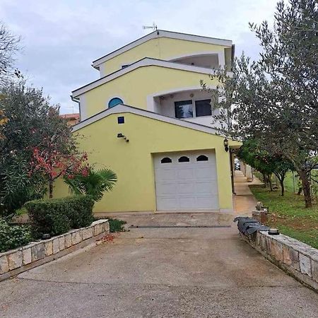 Apartment Laurus Premantura Buitenkant foto